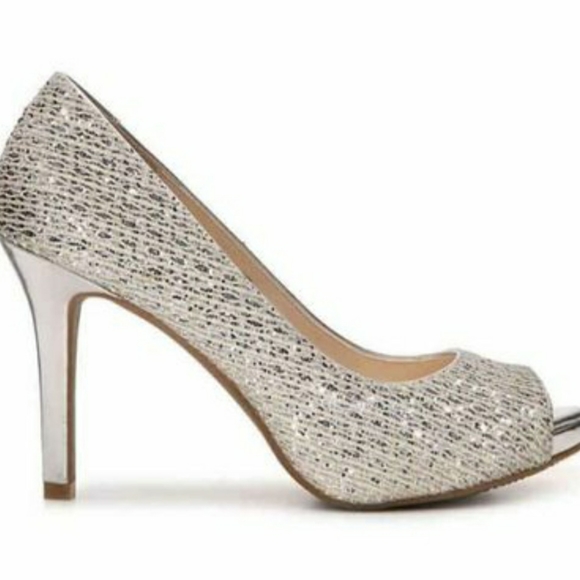 NEW Shiny Metallic Heels - Picture 6 of 7